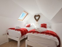 Dunford Cottage twin bedroom