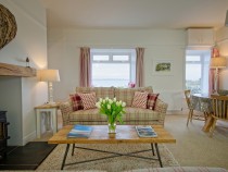 Threaby Cottage living / dining area