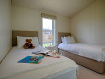 Barley Lodge twin bedroom