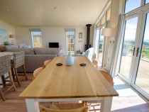 Granary Lodge dining area