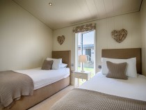 Barley Lodge twin bedroom