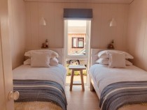 The Moorings twin bed